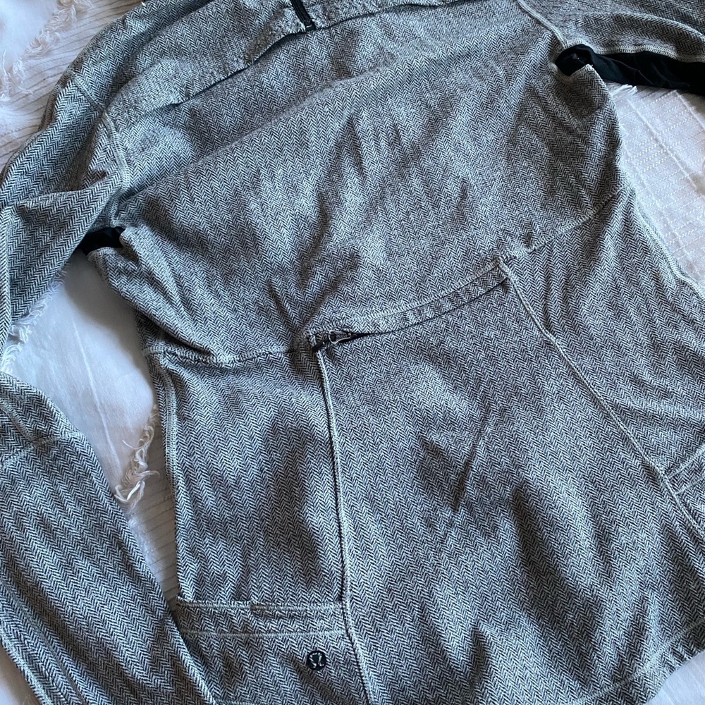Lululemon 1/2 zip - Picture 3 of 4